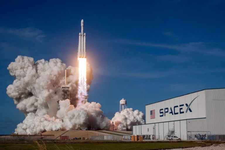 SpaceX’s Starlink has competition from this Boeing-backed UK satellite internet company